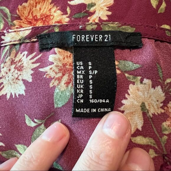 3 for $30! Forever 21 floral tank top - Picture 4 of 8